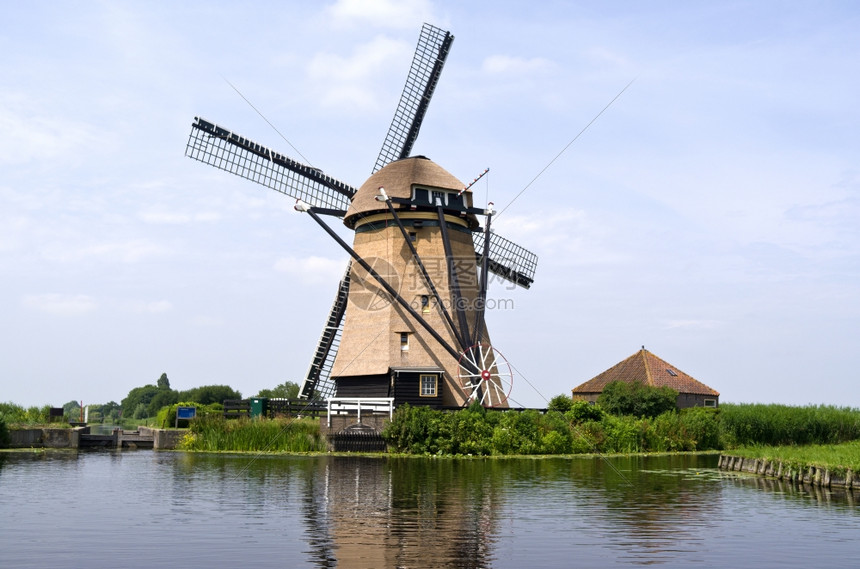 支撑桨轮荷兰HazerswoudeDorp的Rietveldse工厂游客图片