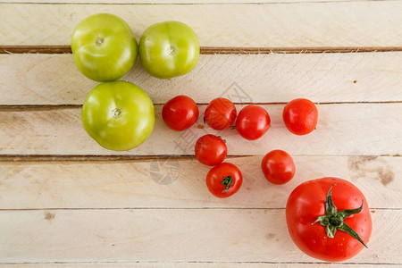 品种饮食厨房浅木本底不同种类的番茄图片