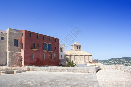 旅游的地标Ibiza老城称为DaltVilaIBIZA是位于地中海的巴利阿里群岛之一达特图片