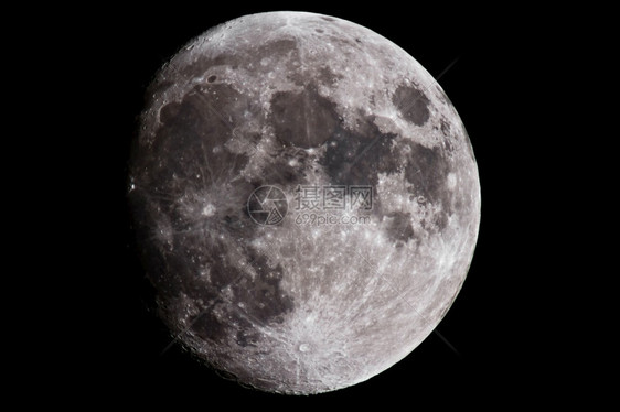 天空明亮的上月关闭时显示球表面的细节月亮图片