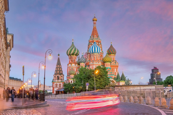 圆顶克里姆林宫纪念碑俄罗斯日落时莫科红广场圣巴西罗斯大教堂图片