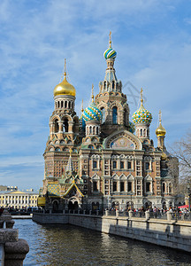 老的运河俄罗斯圣彼得堡救世主关于血流成的教堂水图片
