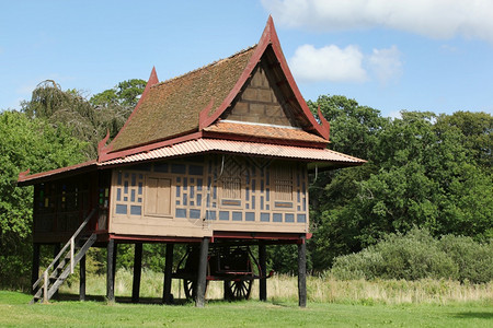 在丹麦Moesgaard博物馆的旧泰式老房子家宗教木头图片