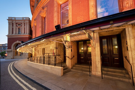 英国伦敦皇家阿尔伯特音乐厅英国伦敦皇家阿尔伯特音乐厅夜晚大伟的图片