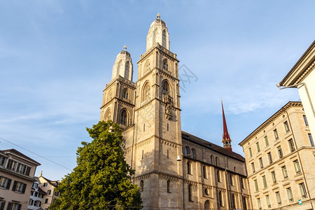 瑞士苏黎世格罗斯门特大教堂和塔楼历史建造纪念碑图片