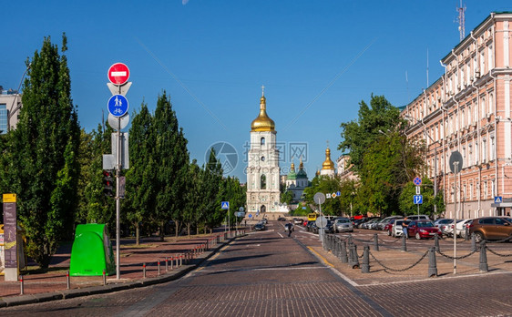 乌克兰基辅0712乌克兰基辅圣索菲亚广场上的圣索菲亚大教堂在阳光明媚的夏日早晨乌克兰基辅圣索菲亚广场上的圣索菲亚大教堂门户14宗图片
