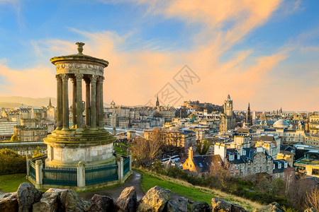 爱丁堡旧城的美丽景色建筑学城堡日落高清图片