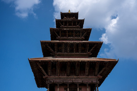 旅行文化宝塔尼泊尔加德满都Bhaktapur广场上的旧佛教雕像图片