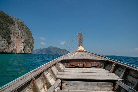 美丽的列赫PhiPhiLeh岛景观有长尾船前往泰国普吉的克拉比安达曼海Krabi旅游图片