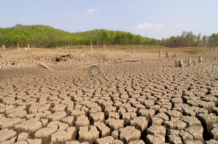 莫裂缝全球升温夏季的干旱地面是燥的蓄水池梅穆赫兰邦泰国全球变暖干旱图片