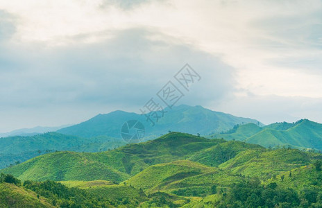 山顶全景风光图片