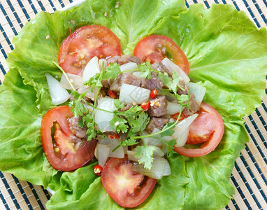越南食品奶油菜营养和美味的饮食配香料炒牛肉洋葱大蒜配沙拉番茄煮饭生的博豪图片