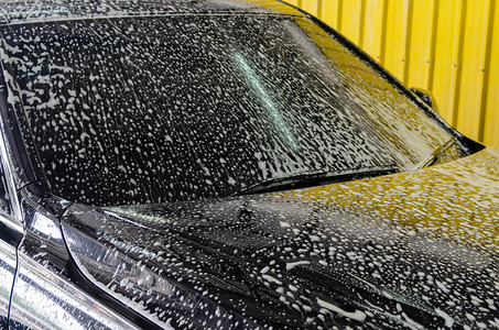 黑色的透明用泡肥皂洗车行业图片