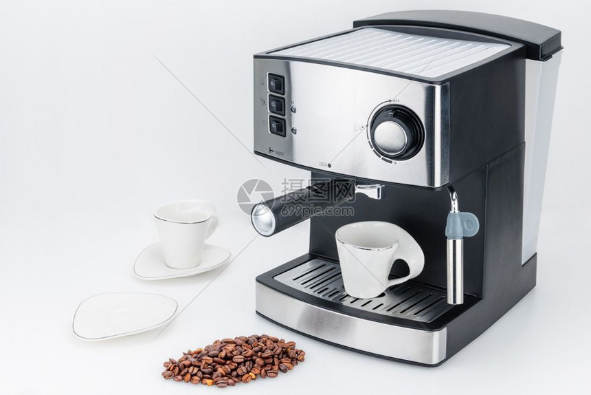 瓮白色的意式浓缩咖啡机白色背景上带有蒸汽喷射装置带有复印空间白色背景上带有复印空间的意式浓缩咖啡机推图片