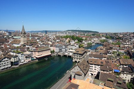 瑞士苏黎世市风景从林马特河旁的一座教堂塔上被带走老的地标萨姆纳斯图片