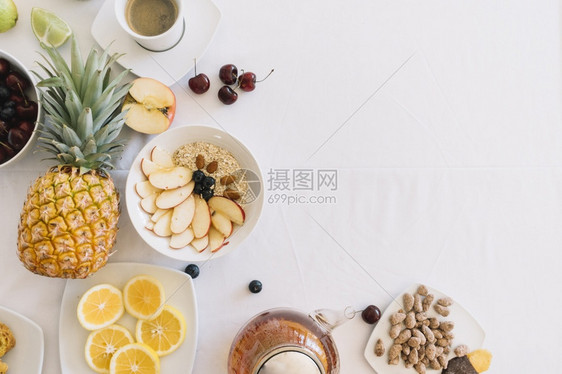 木头新鲜健康早餐白色背景高视率新健康早餐自然瓶子图片