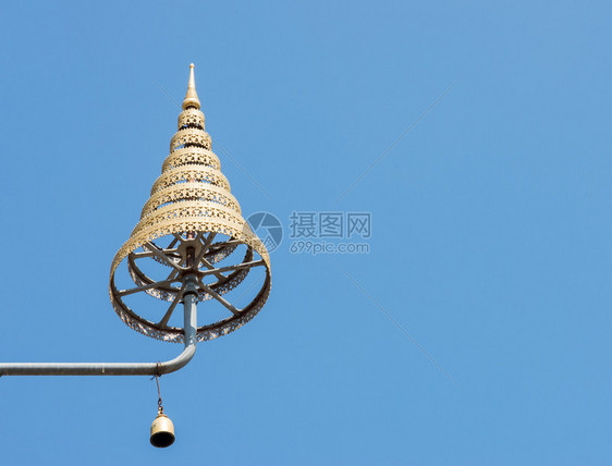 运动明蓝天空下金分层雨伞和平历史图片