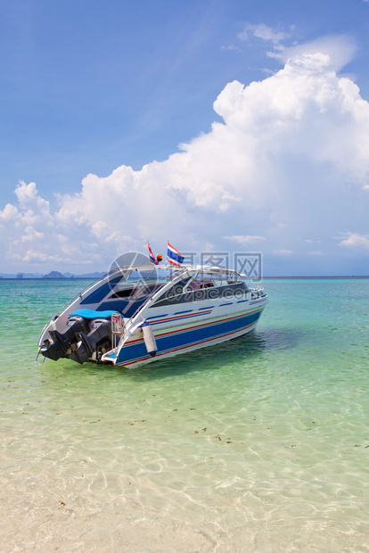 海洋摩托艇闲暇泰国蓝色天空的快速船艇图片