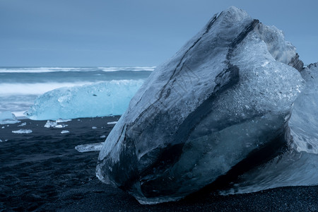 气候冰岛约库尔萨隆钻石海滩的冰山欧洲风景优美图片