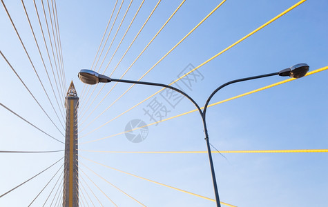 拉玛八桥下的灯光天气和空城市地标旅行图片