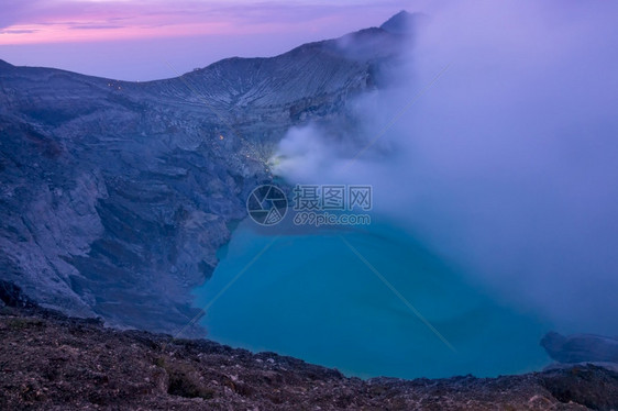 印度尼西亚巴厘岛天亮前硫磺火山伊延的壁画夏天日出自然图片