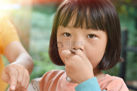 可爱的小女孩图片