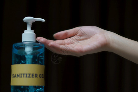 自动售货机胚芽妇女用酒精凝胶或净化剂或Covid19防护剂洗手抗菌图片