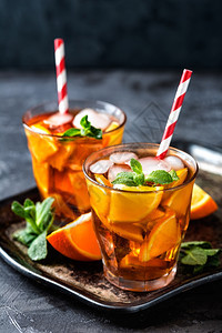 薄荷夏天自制的柑橘冰茶夏季饮料新鲜品鸡尾酒图片