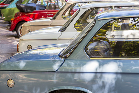 风俗欧洲与美国古老经典汽车在街上推出的汽车影展细节校对Portnoy闪亮的老图片