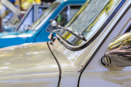 发动机欧洲与美国古老经典汽车在街上推出的汽车影展细节校对Portnoy古董反射图片