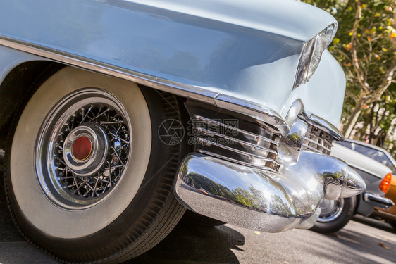 竿正面欧洲与美国古老经典汽车在街上推出的汽车影展细节校对Portnoy大灯图片
