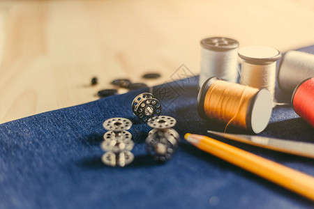 修理最佳织布和木顶板裁缝的辅助器件行业图片