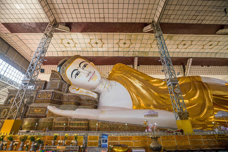 在缅甸巴果的佛像拉伸长古老的Shwethalyaung旅行文化建筑学图片