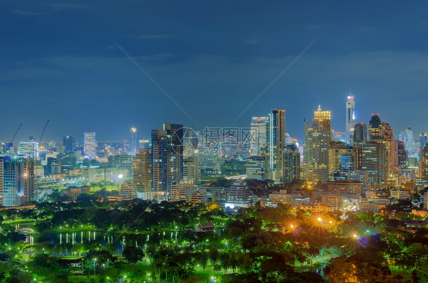 降低风景优美曼谷黄昏夜景区商业曼谷夜景的市风夜桥图片