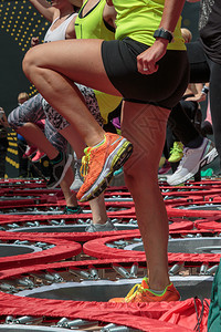 Gym校内参加健身锻炼的小型田道运动女生小型的活乐趣图片