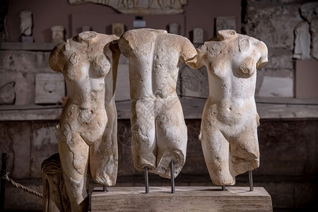 石棺墓碑地中海土耳其安塔利亚201年7月8日至2土耳其安塔利亚副考古博物馆三座雕塑和古老遗迹图片