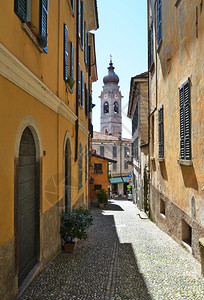 屋意大利著名的科莫湖梅纳吉奥镇传统的城市图片