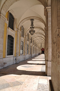 柱子几何的暂停葡萄牙里斯本历史商业广场街机葡萄牙里斯本图片