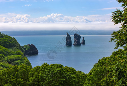 风景世界山堪察加半岛阿瓦查湾的三兄弟岩堪察加半岛阿瓦查湾的三兄弟岩图片