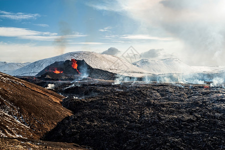 灰地质学活力冰岛雷克雅未附近40公里处雷克雅未内斯半岛的Fagradalsfjall火山爆发图片