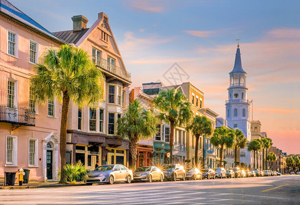 美国南卡罗来纳州Charleston市中心历史区黄昏天际线大教堂图片