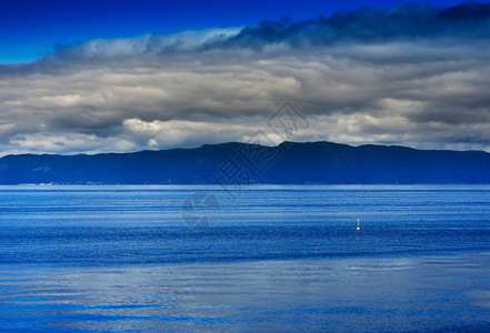 峡湾北方高清挪威海洋潮汐有地平线山景观的挪威海洋潮浪有地平线山背景hd和图片