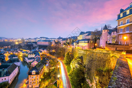 欧洲的城市从卢森堡顶楼观望卢森堡城的天线区图片