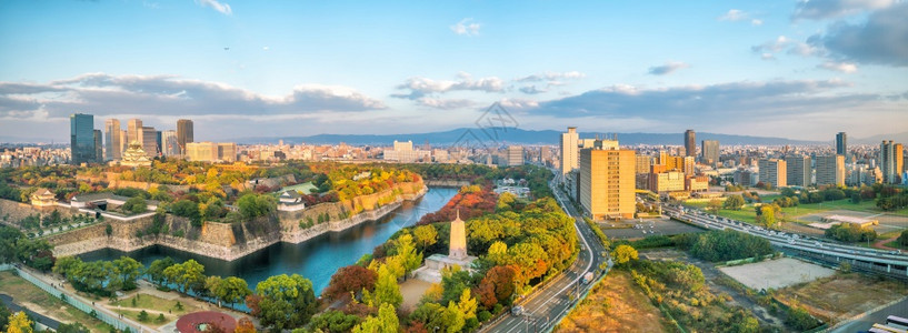 秋天日本大阪城市风光图片