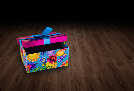 立方体喜庆的木背景礼品盒展示图片
