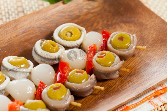 一顿饭健康香食凤尾鱼橄榄辣椒和洋葱的西班牙封面德拉斯图片