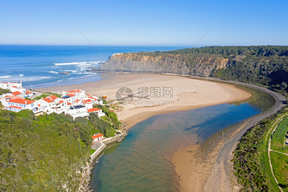 屋葡萄牙西海岸PraiaOdeceixe航空海景蓝色的图片