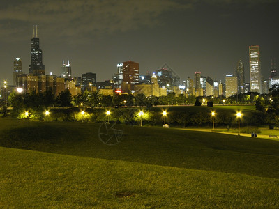 艺术芝加哥市下城的西尔斯塔和摩天大楼反射窗户图片