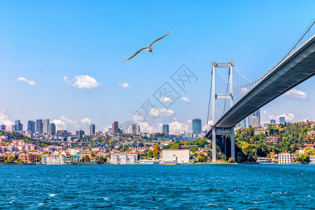 月15日烈士桥或博斯普鲁海峡大桥和现代伊斯坦布尔景观7日烈士桥或博斯普鲁海峡大桥和现代伊斯坦布尔景观水城市天空图片