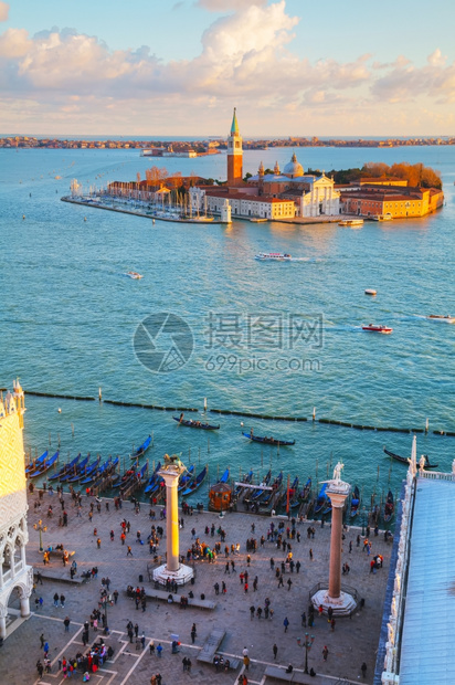 水塔建筑学2015年月2日在意大利威尼斯的VenICE1月2日圣马可广场与游客一同到访意大利威尼斯Irsquos主要公共广场威尼图片